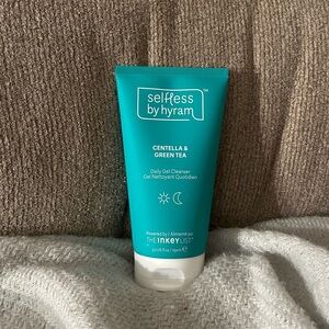Selfless by Hyram Daily Gel Cleanser